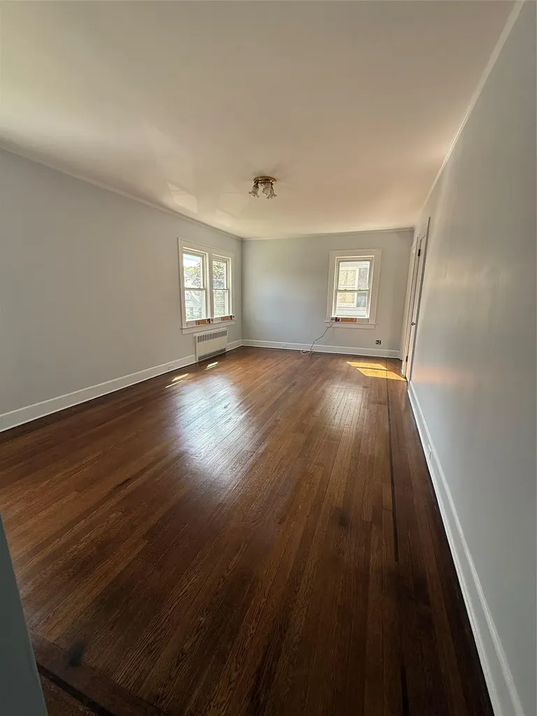 1074 Hunter Avenue Pelham NY 10803
