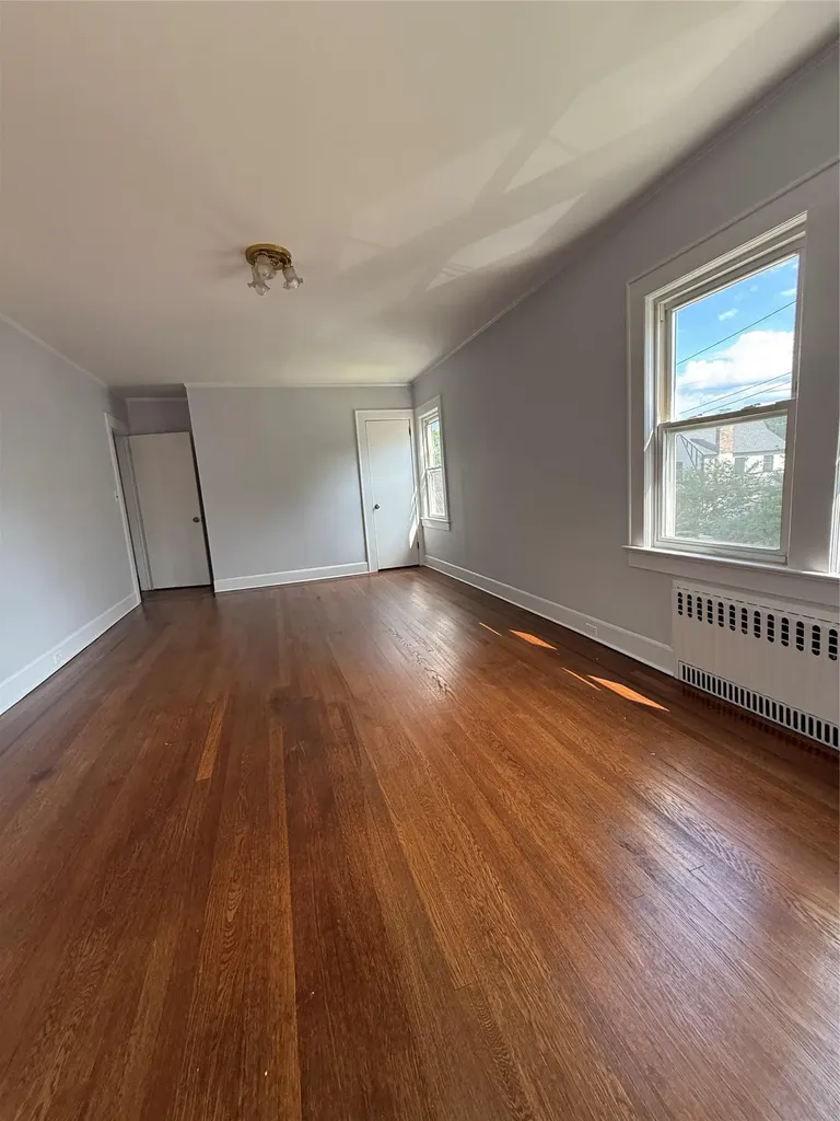 1074 Hunter Avenue Pelham NY 10803