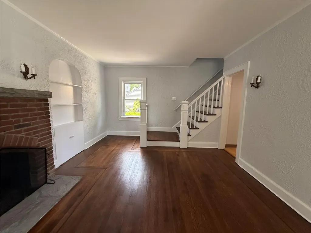 1074 Hunter Avenue Pelham NY 10803