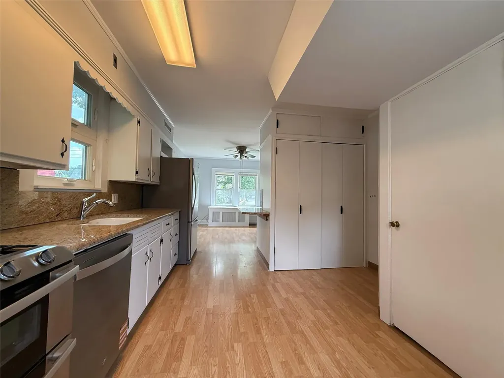 1074 Hunter Avenue Pelham NY 10803