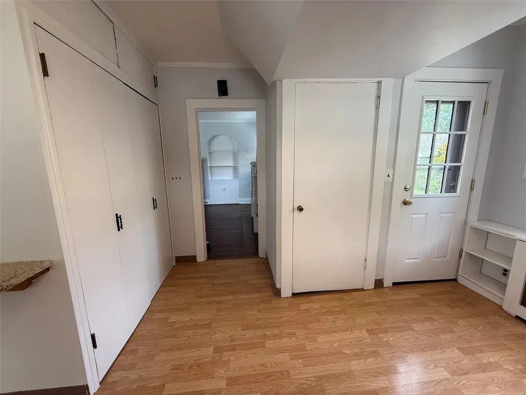 1074 Hunter Avenue Pelham NY 10803