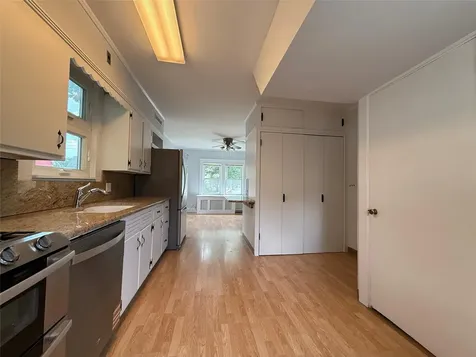 1074 Hunter Avenue Pelham NY 10803