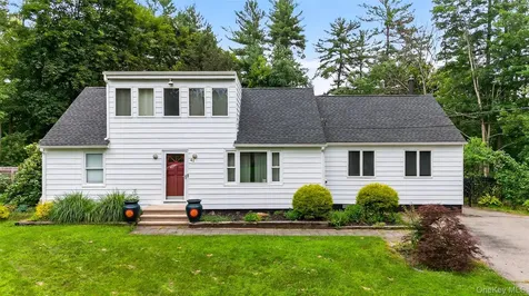 41 White Oaks Road Hyde Park NY 12538