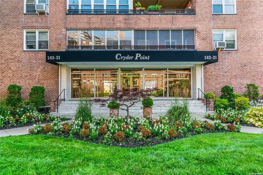 162-21 Powells Cove Boulevard Beechhurst NY 11357