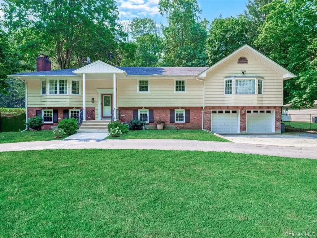 32 Southdown Road Huntington NY 11743