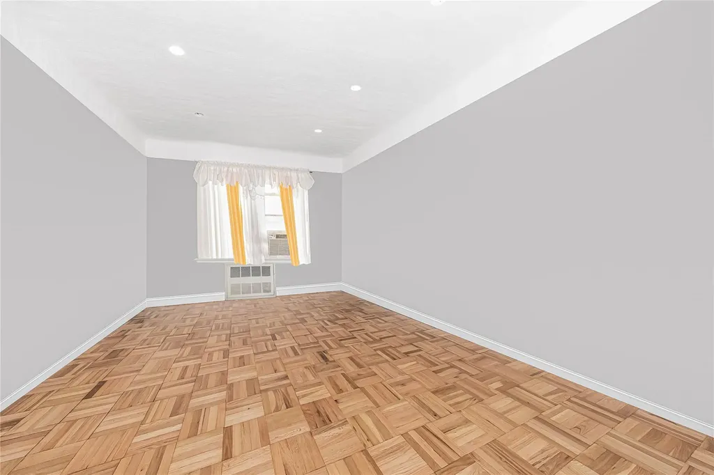 4101 Paulding Avenue Bronx NY 10466