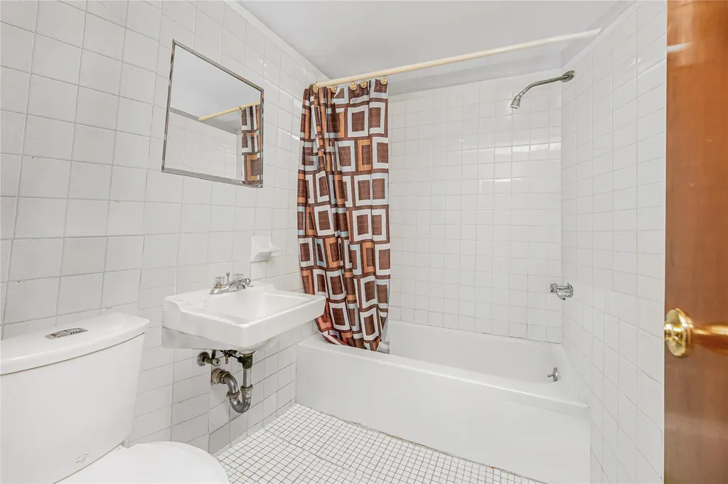 4101 Paulding Avenue Bronx NY 10466