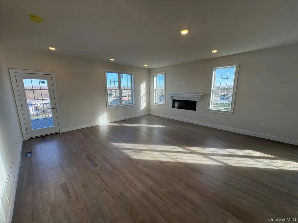34 Dartmouth Drive Poughkeepsie NY 12603