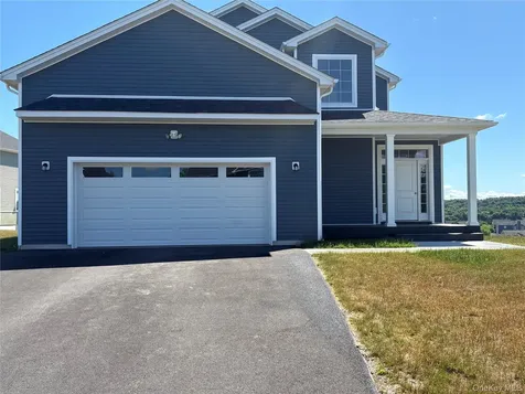34 Dartmouth Drive Poughkeepsie NY 12603