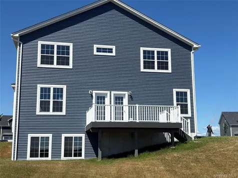 34 Dartmouth Drive Poughkeepsie NY 12603