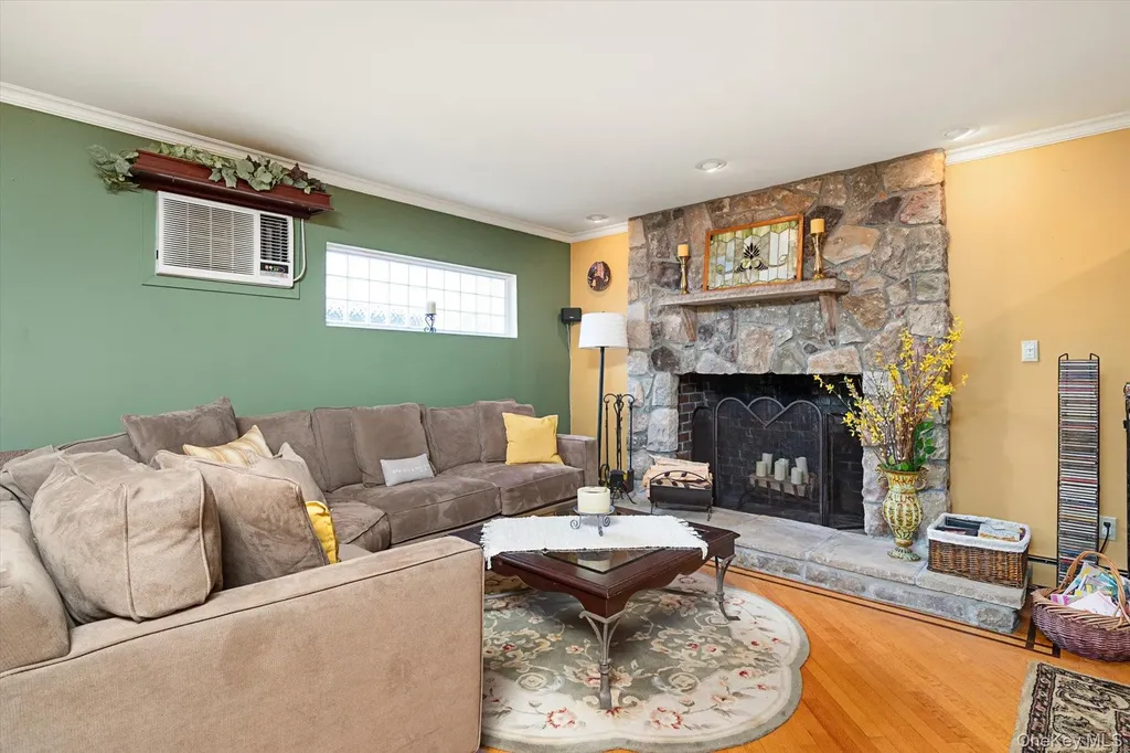 685 Gardiners Avenue Levittown NY 11756