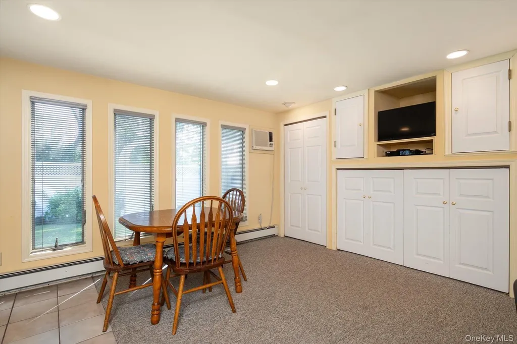 685 Gardiners Avenue Levittown NY 11756