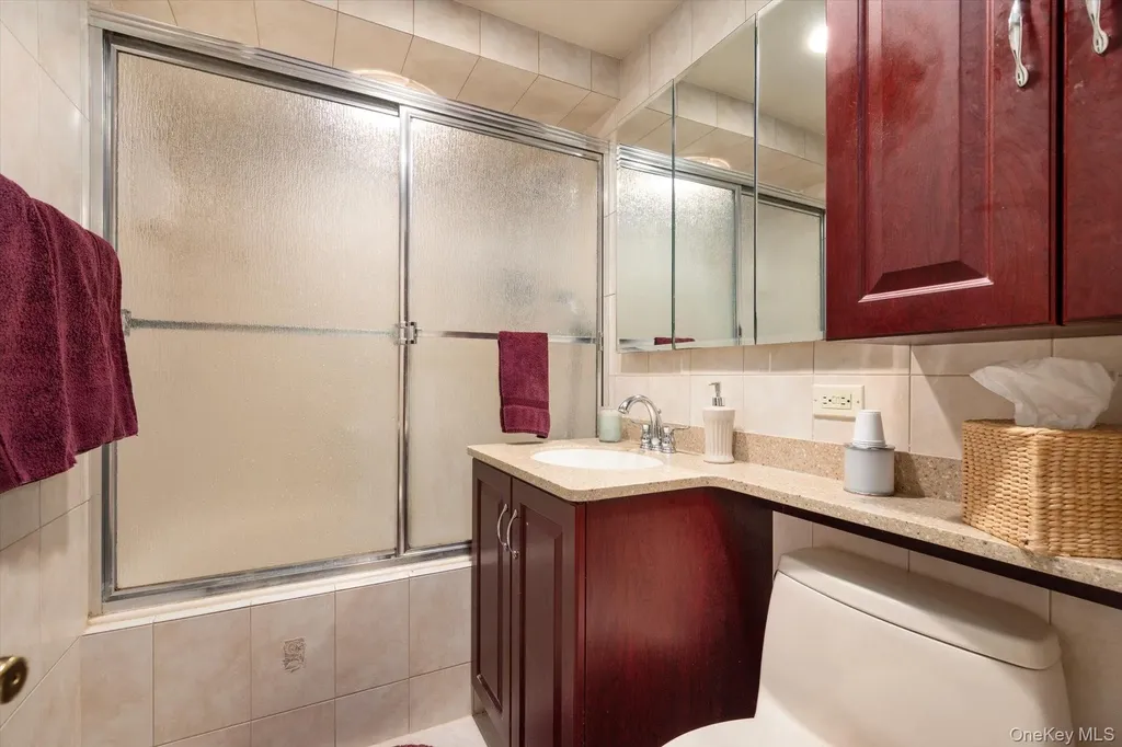 685 Gardiners Avenue Levittown NY 11756