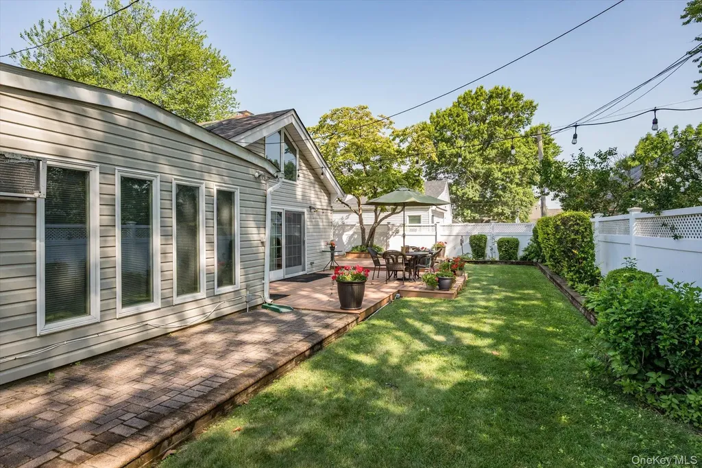 685 Gardiners Avenue Levittown NY 11756