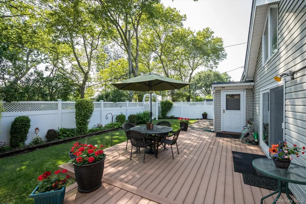 685 Gardiners Avenue Levittown NY 11756