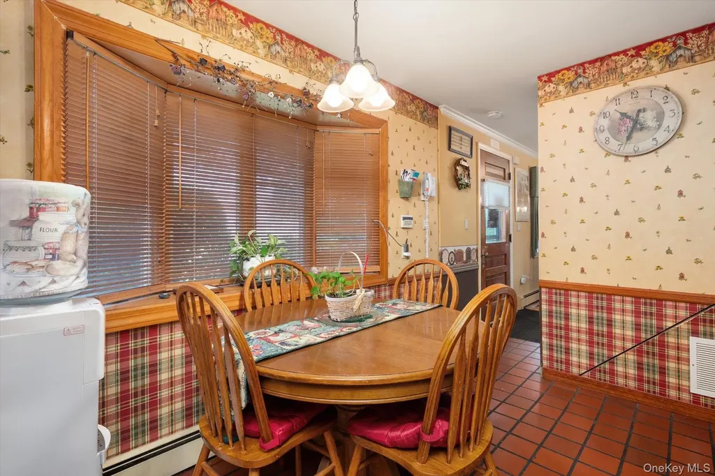 685 Gardiners Avenue Levittown NY 11756