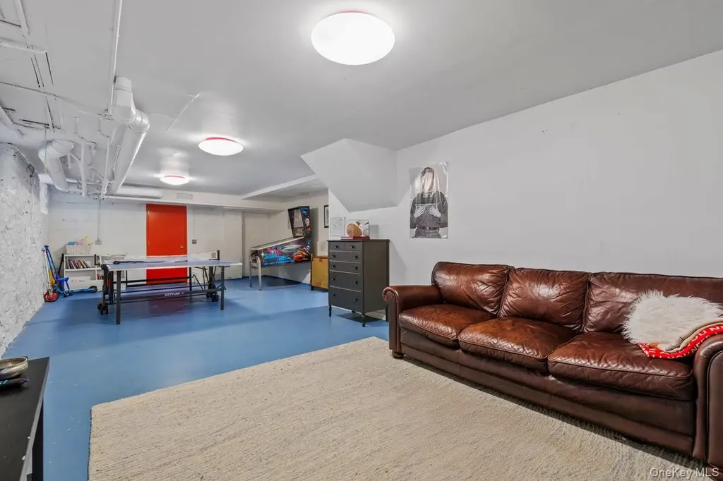 1017 The Parkway Mamaroneck NY 10543