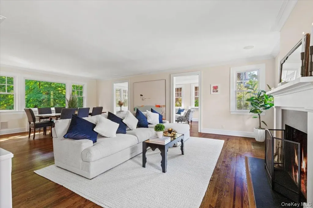 1017 The Parkway Mamaroneck NY 10543
