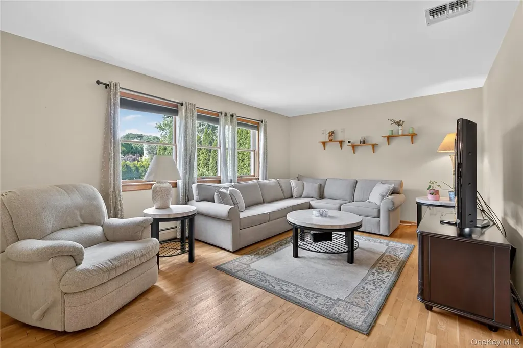 53 Hastings Lane Stony Point NY 10980