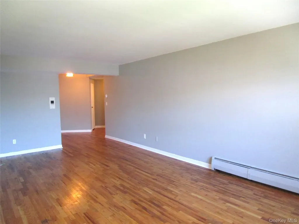 20 Daley Place Lynbrook NY 11563