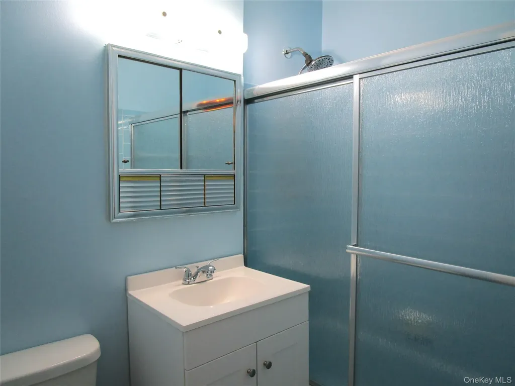20 Daley Place Lynbrook NY 11563