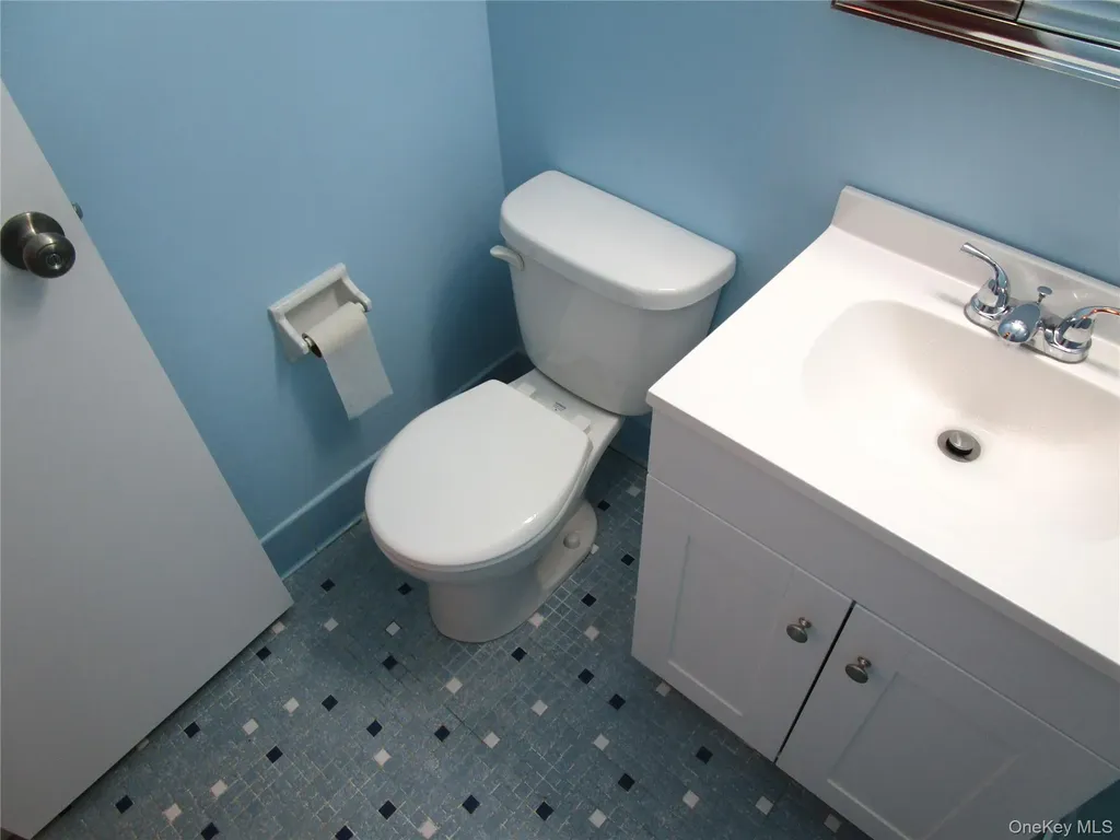20 Daley Place Lynbrook NY 11563