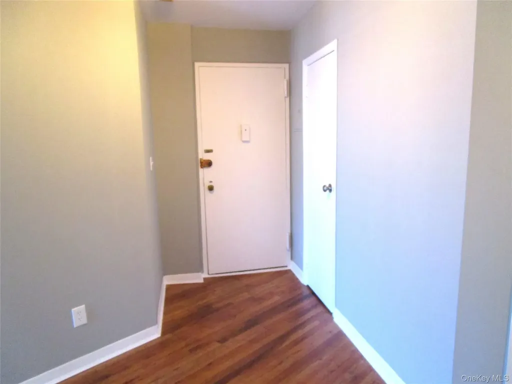 20 Daley Place Lynbrook NY 11563