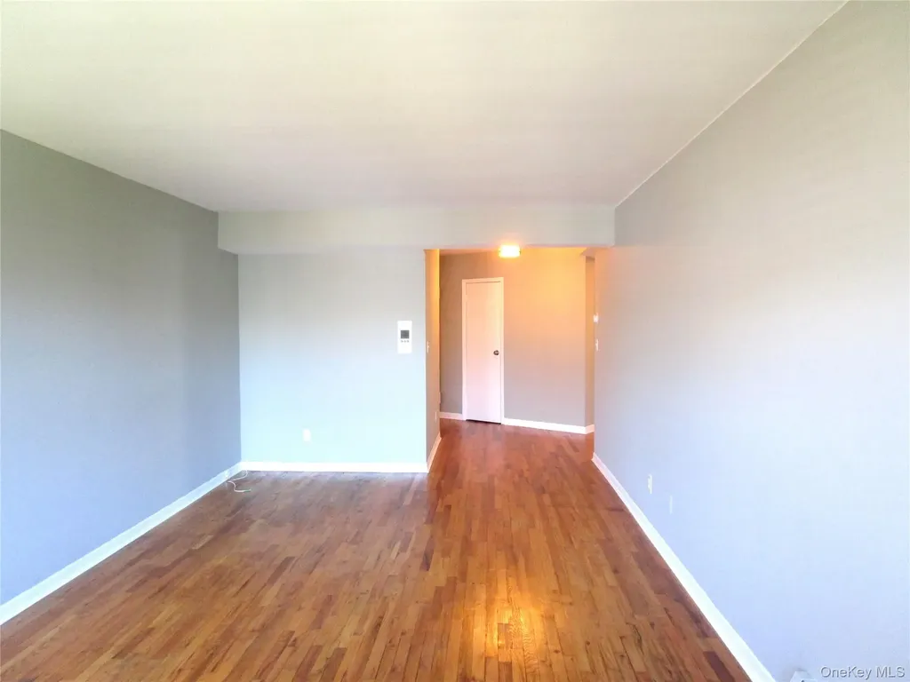 20 Daley Place Lynbrook NY 11563