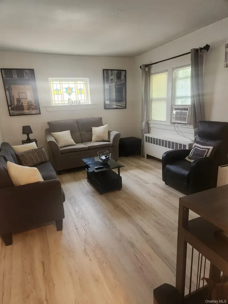2 Maple Grove Court Baldwin NY 11510