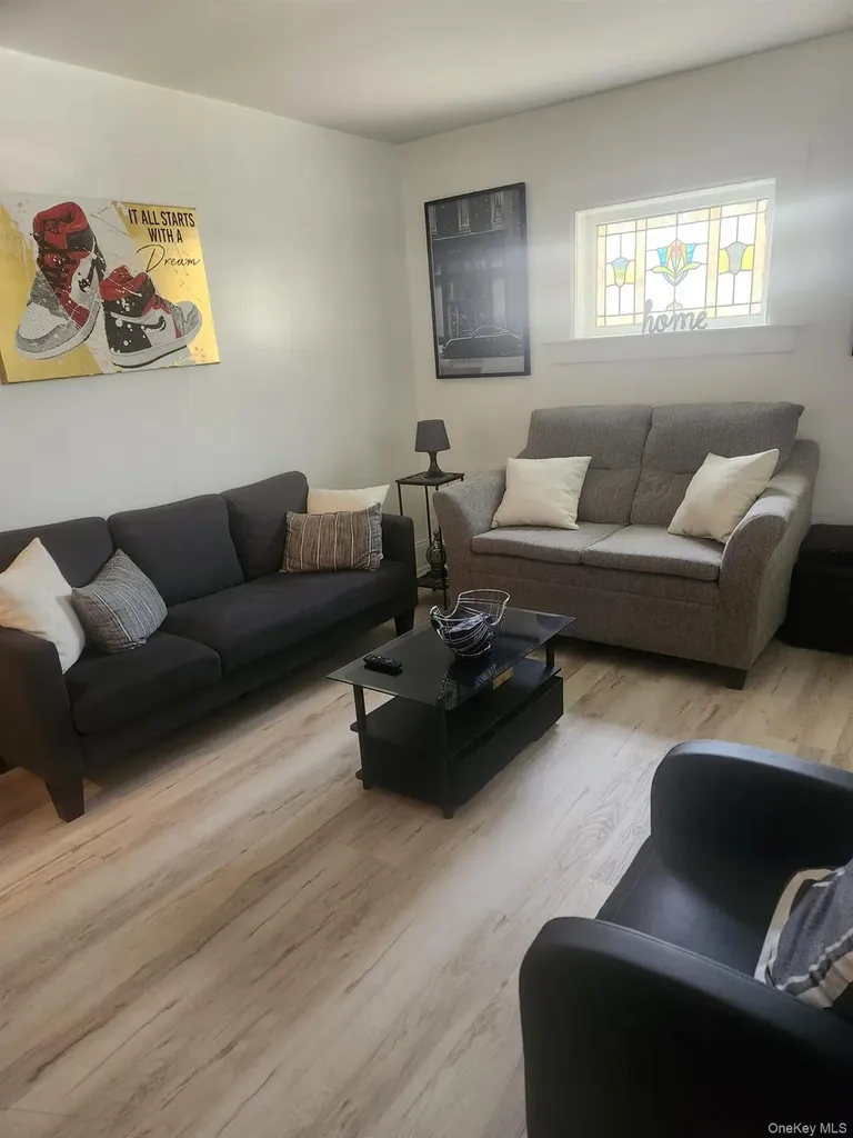 2 Maple Grove Court Baldwin NY 11510
