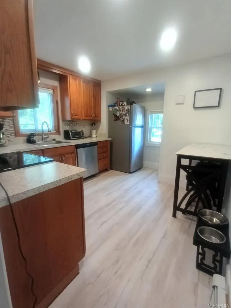 2 Maple Grove Court Baldwin NY 11510