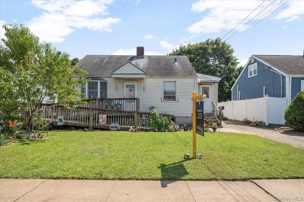 9 Revere Avenue Bethpage NY 11714