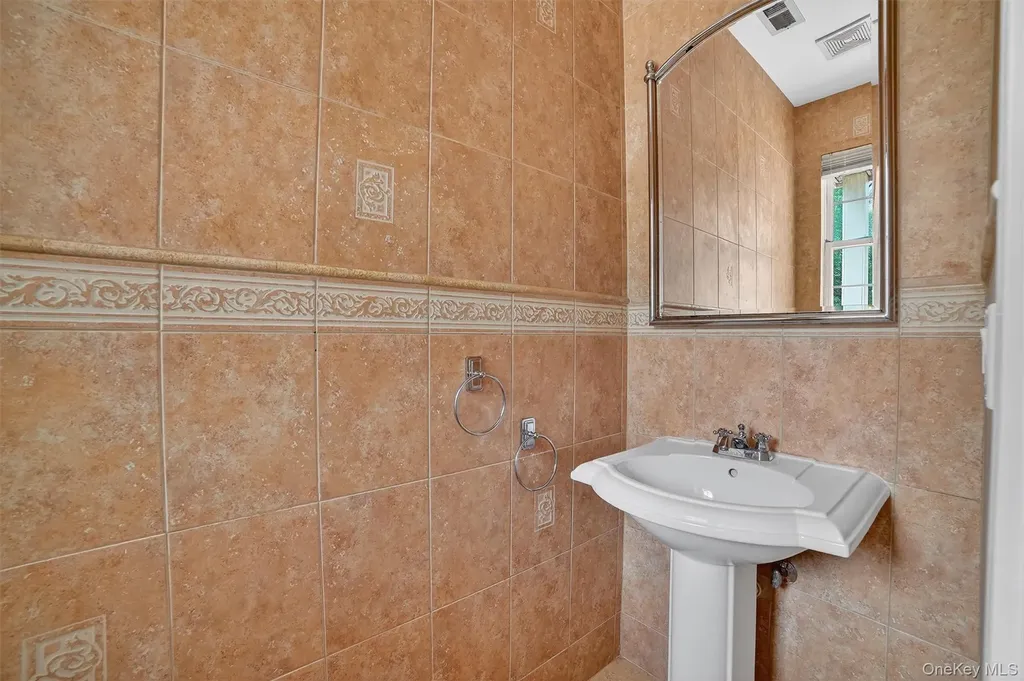 11 Scofield Court Peekskill NY 10566