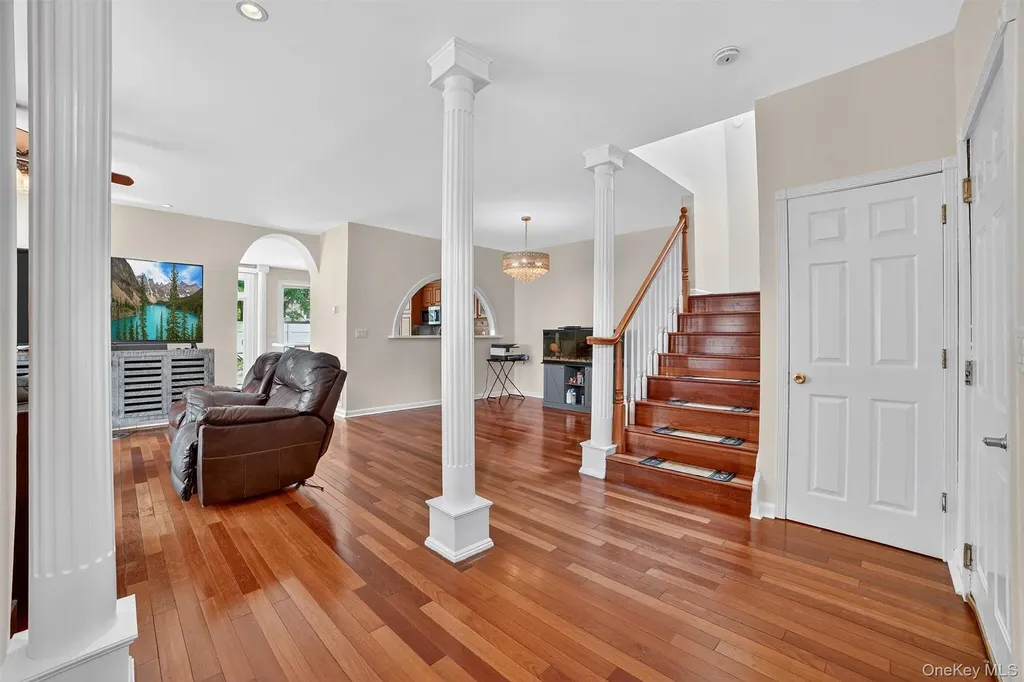 11 Scofield Court Peekskill NY 10566