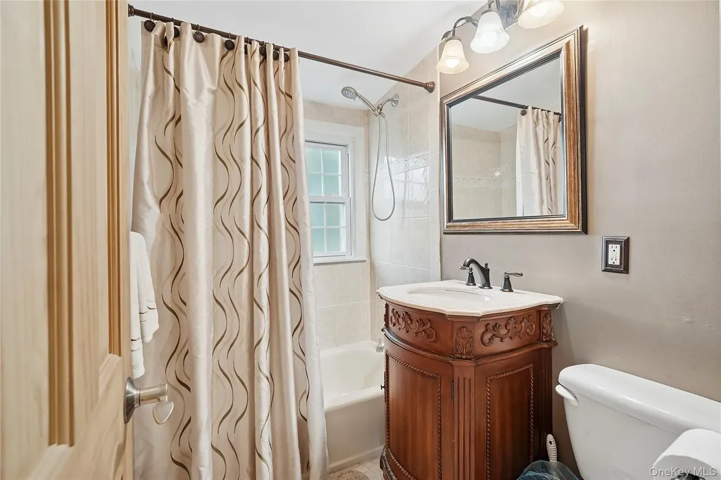2 Ross Road Babylon NY 11702