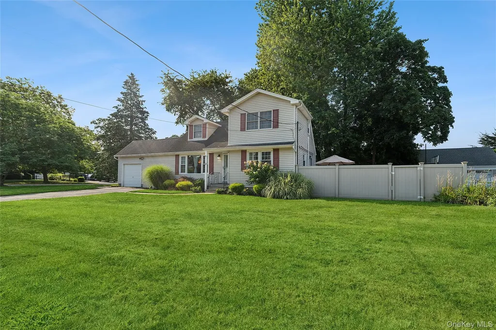 2 Ross Road Babylon NY 11702