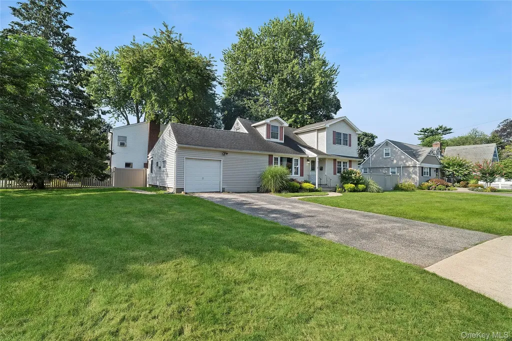 2 Ross Road Babylon NY 11702
