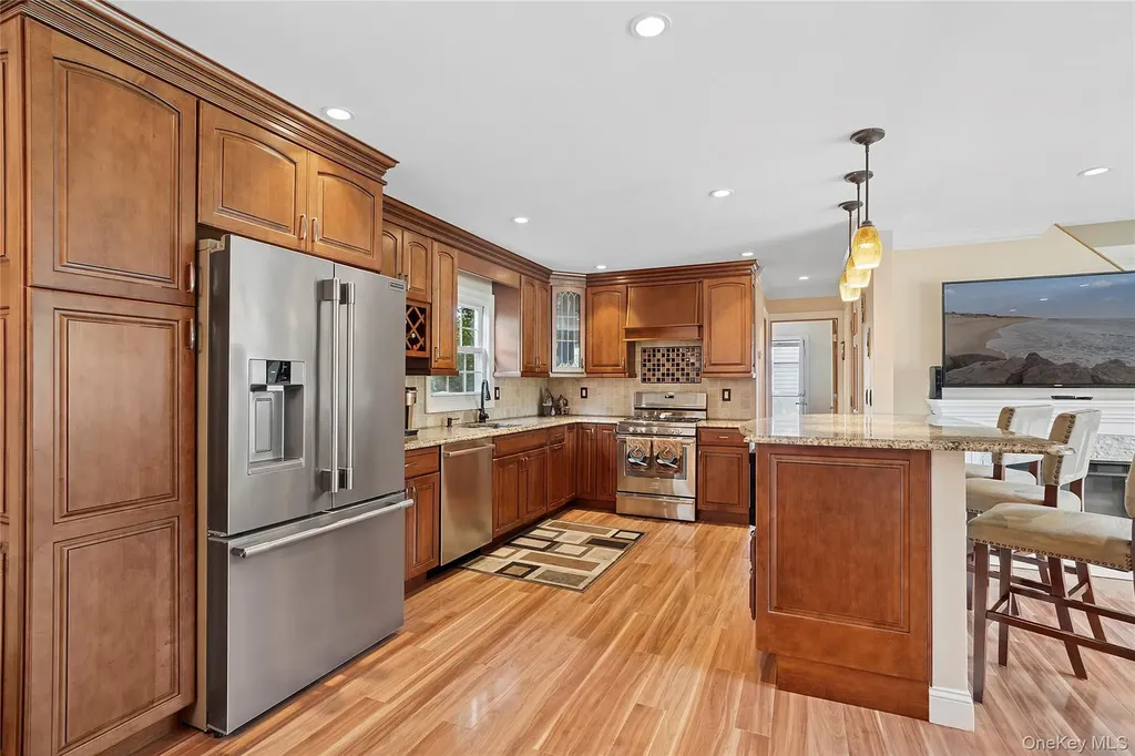 2 Ross Road Babylon NY 11702