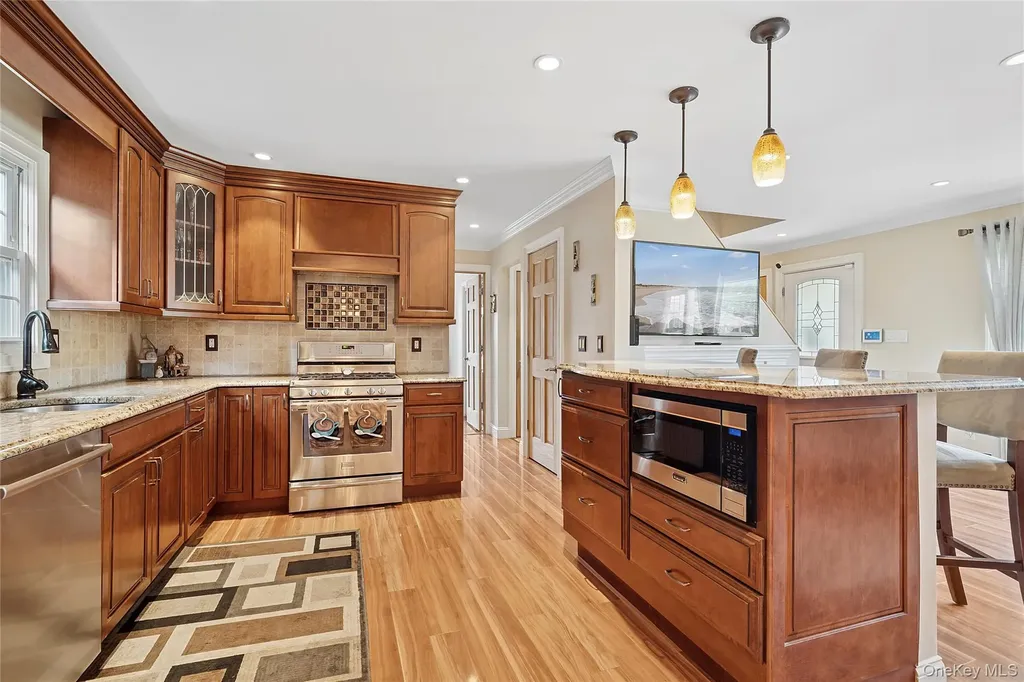 2 Ross Road Babylon NY 11702