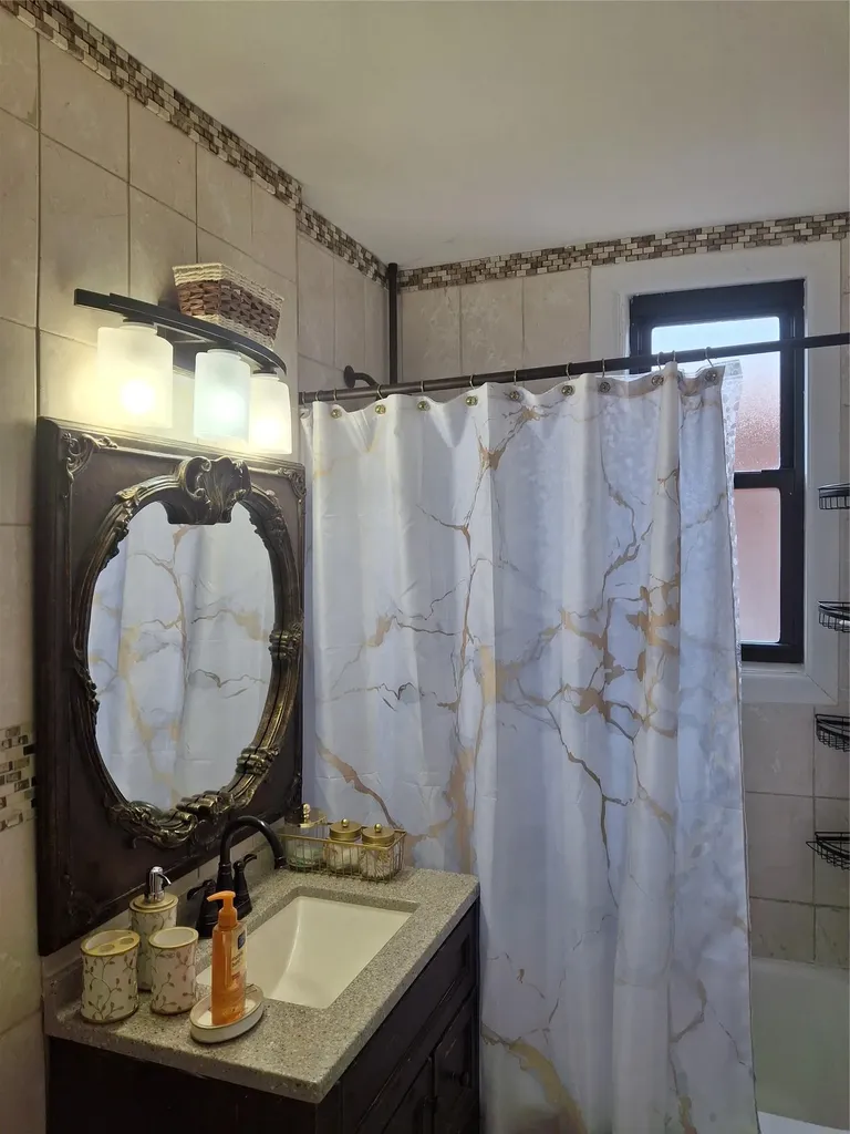 3231 Barker Avenue Bronx NY 10467