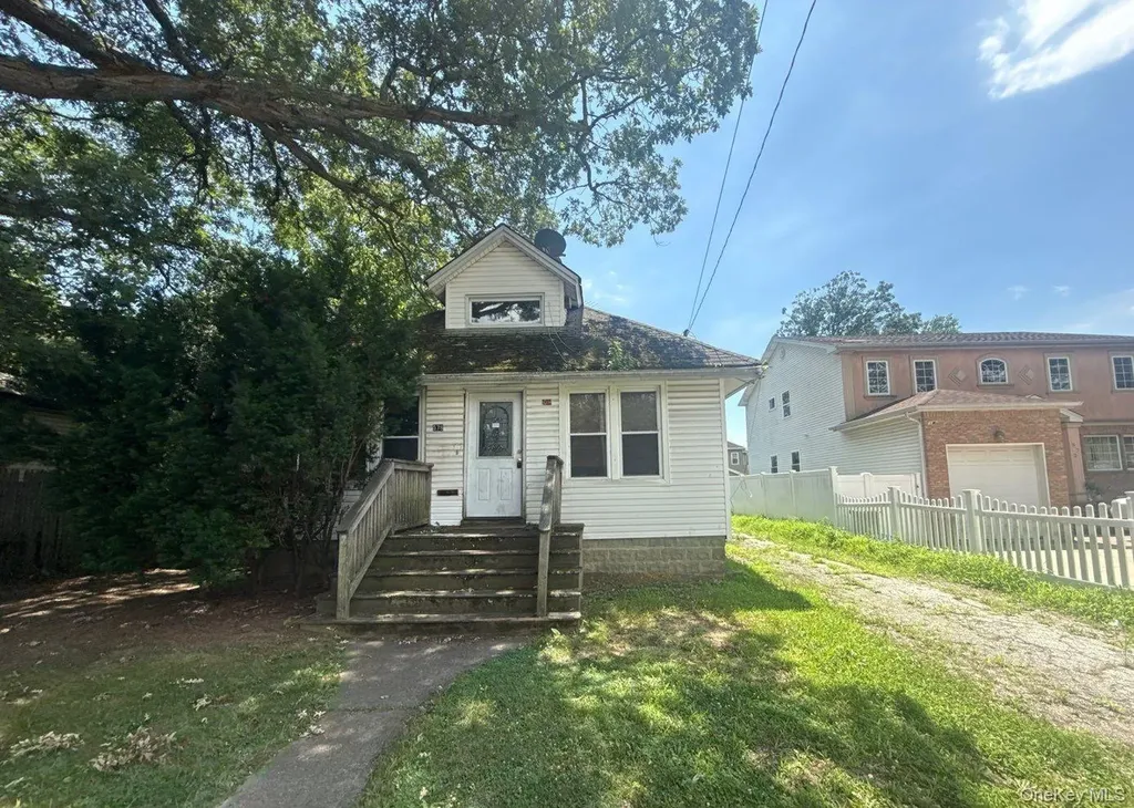 578 Seaman Avenue Baldwin NY 11510