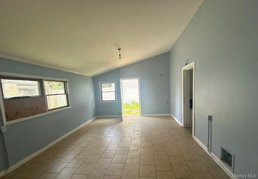578 Seaman Avenue Baldwin NY 11510