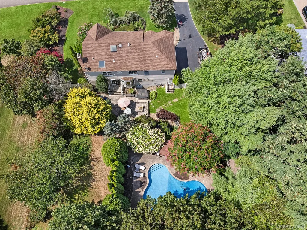 5 Windcrest Drive Manorville NY 11949