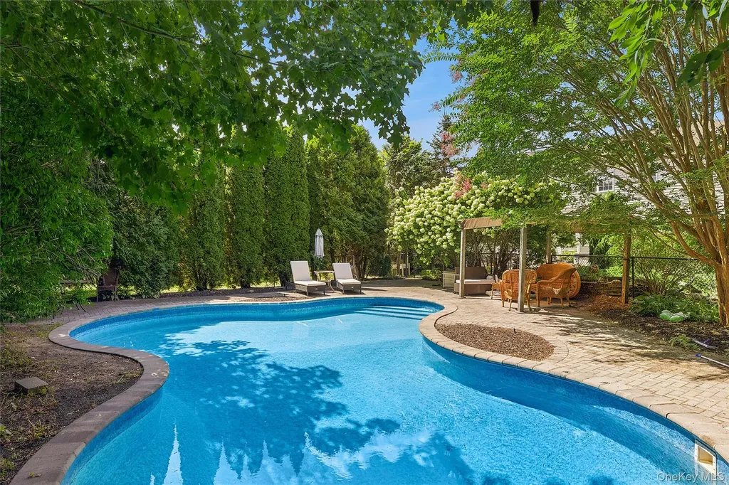 5 Windcrest Drive Manorville NY 11949
