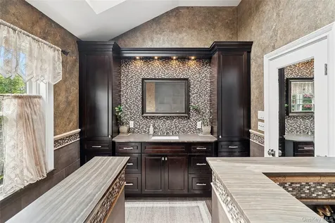 5 Windcrest Drive Manorville NY 11949