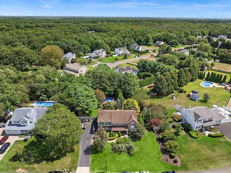 5 Windcrest Drive Manorville NY 11949