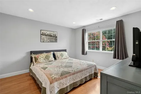 5 Windcrest Drive Manorville NY 11949