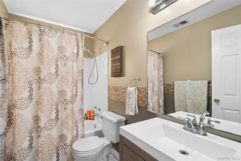 5 Windcrest Drive Manorville NY 11949