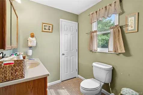 5 Windcrest Drive Manorville NY 11949