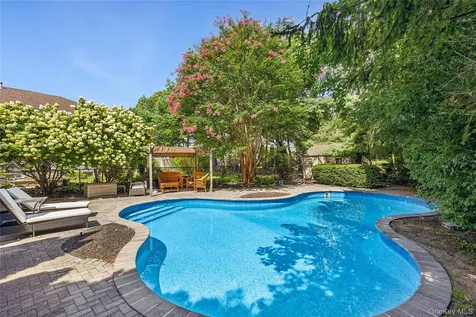 5 Windcrest Drive Manorville NY 11949